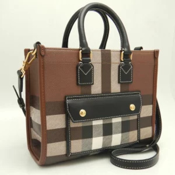 Burberry Handbags - Burberry canvas bag leather Freya Tote brown